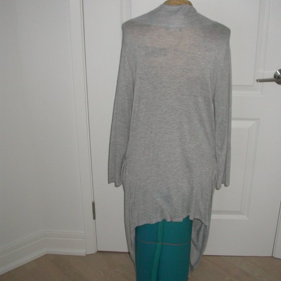 Light Grey Sweater with Drape Drop Pockets - Picture 3 of 6